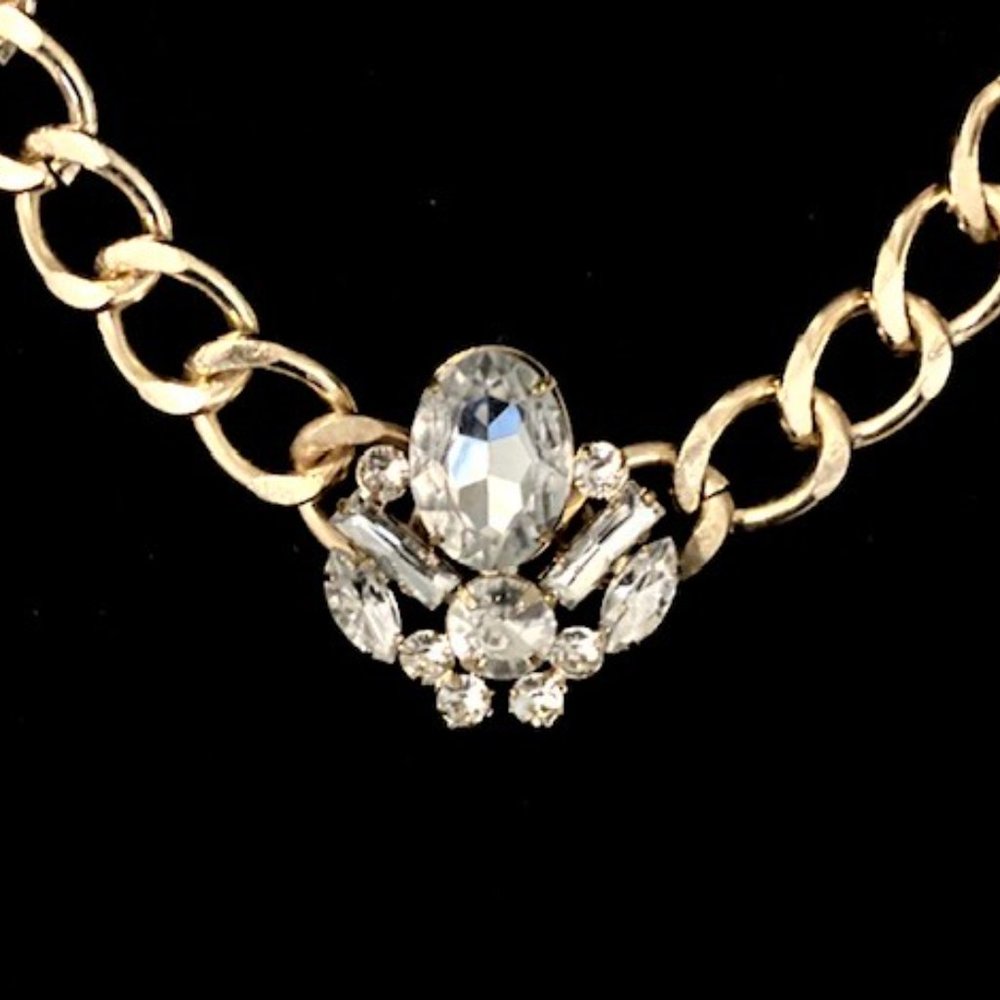 Statement Necklace with Rhinestone - Picture 2 of 3
